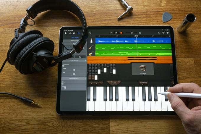 TECH + MUSIC | Using an iPad for music production